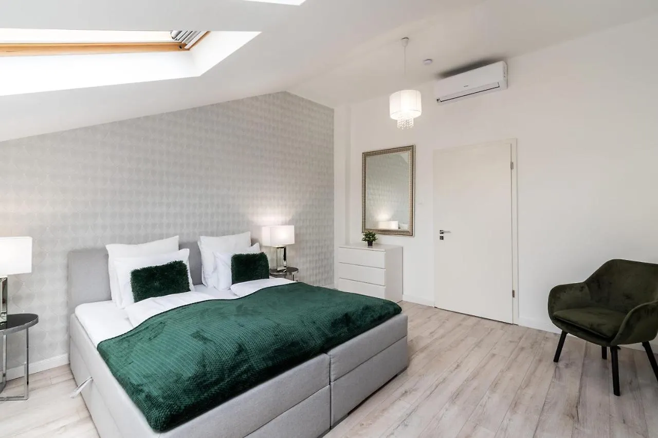 Quiet Very Central & Stylish Apt Budapest