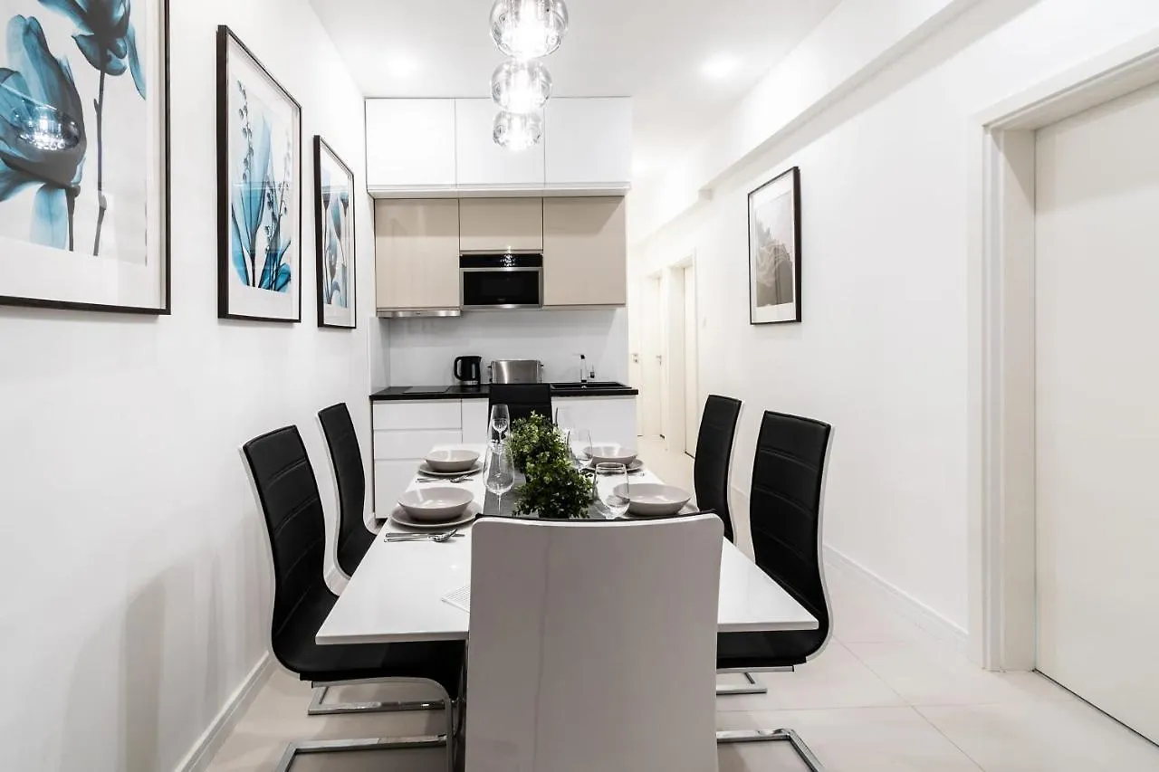 Quiet Very Central & Stylish Apt 부다페스트 아파트